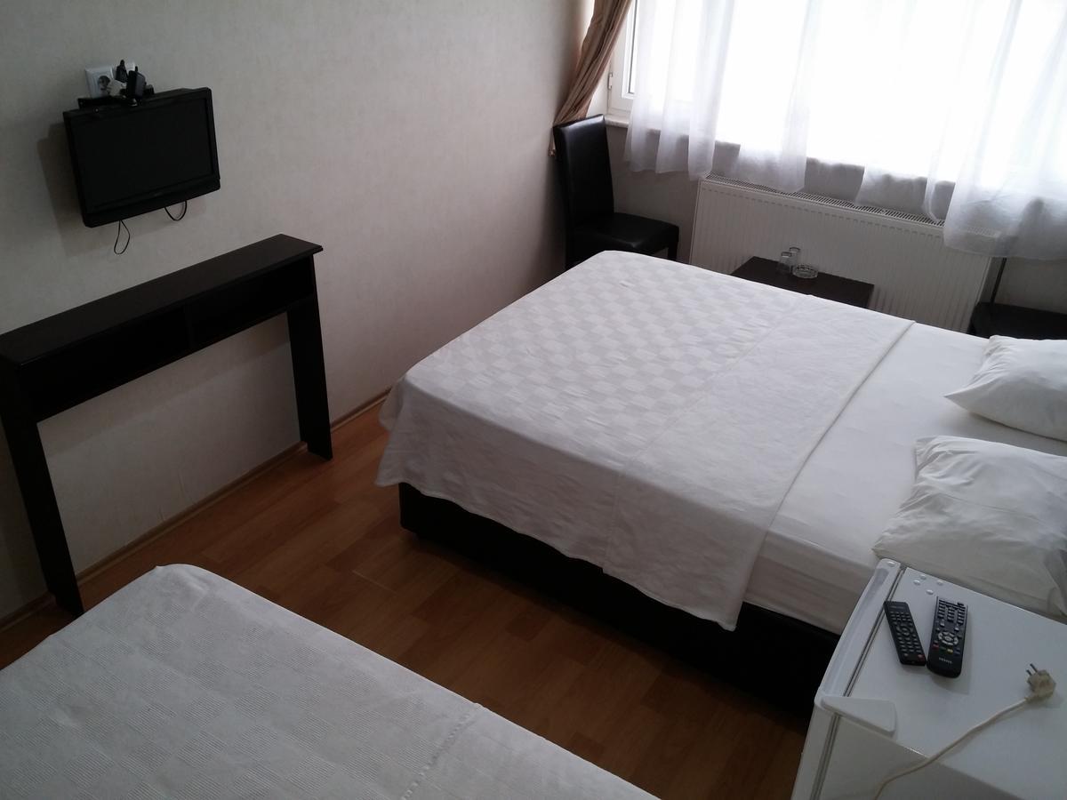 Deniz Hotel Kozlu エクステリア 写真